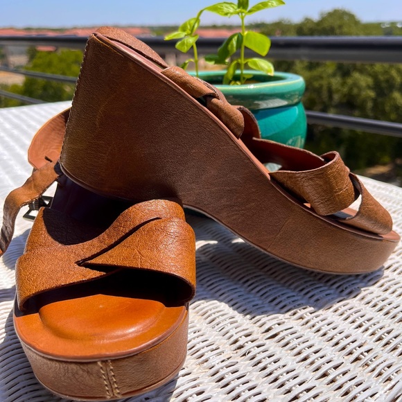 Kork-Ease Shoes - Swagger Time!  KORK-EASE (NWOT, Size 8)   Strappy Platform Sandals in Brown